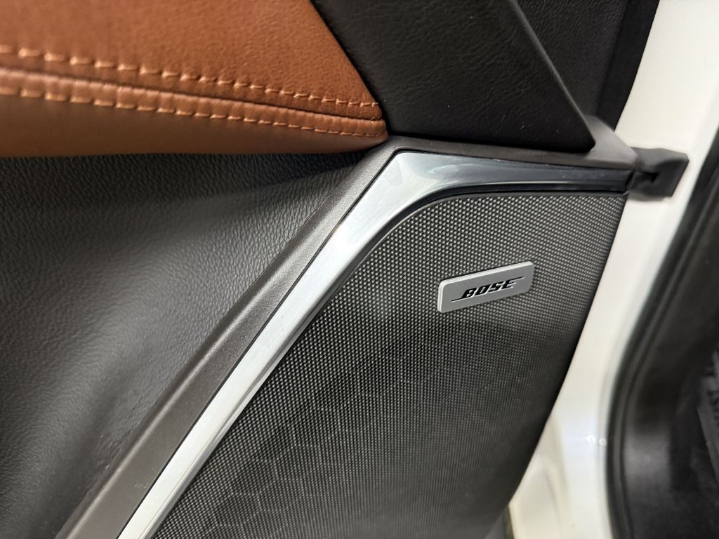 2016 Cadillac Escalade Image 27