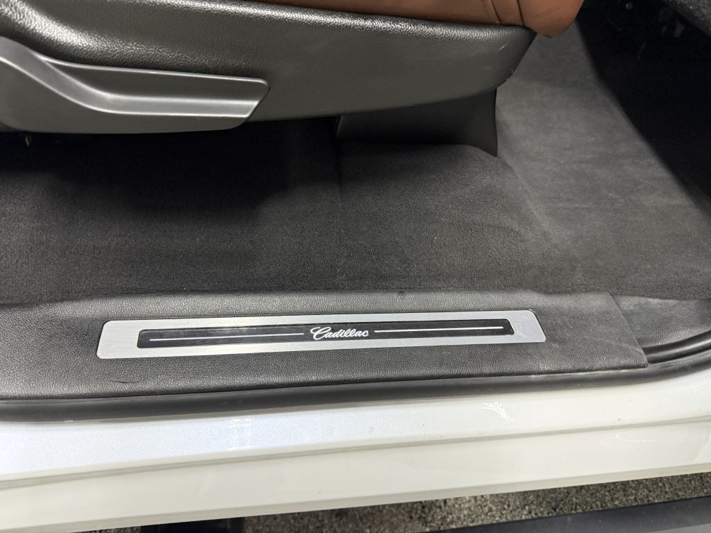 2016 Cadillac Escalade Image 38