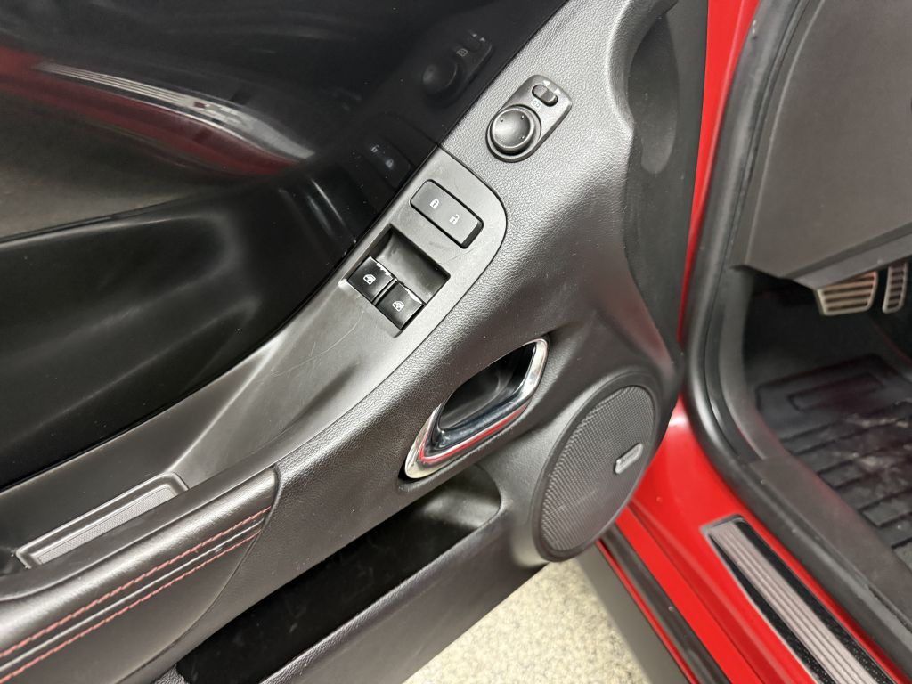 2013 Chevrolet Camaro Image 24