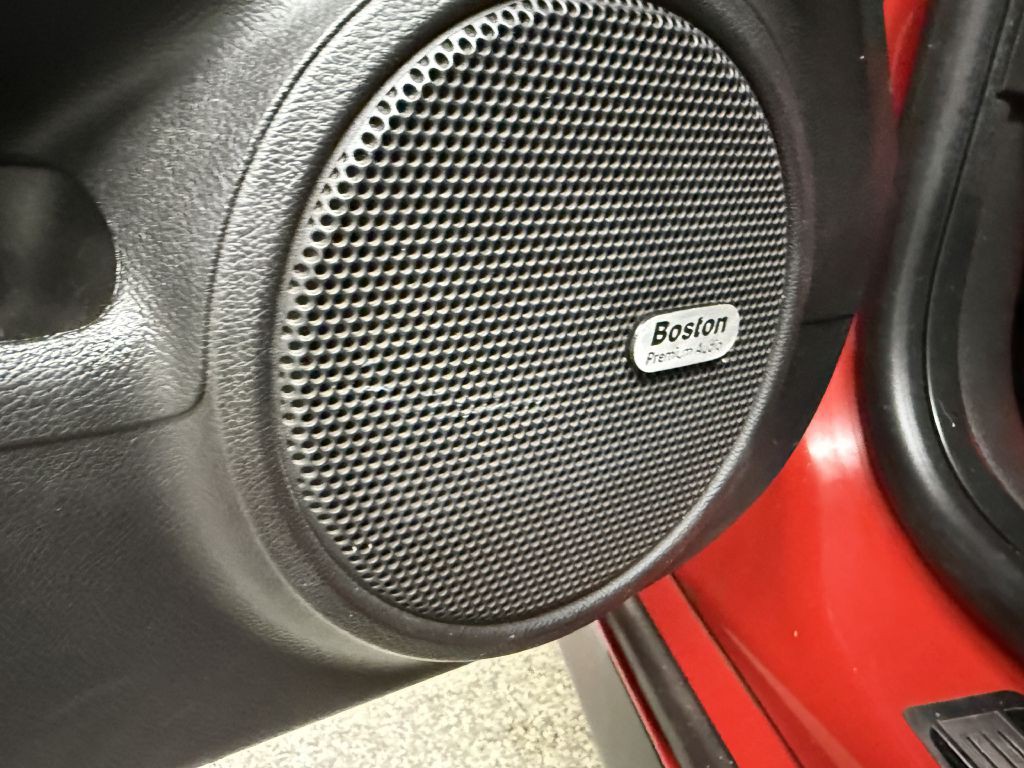 2013 Chevrolet Camaro Image 25