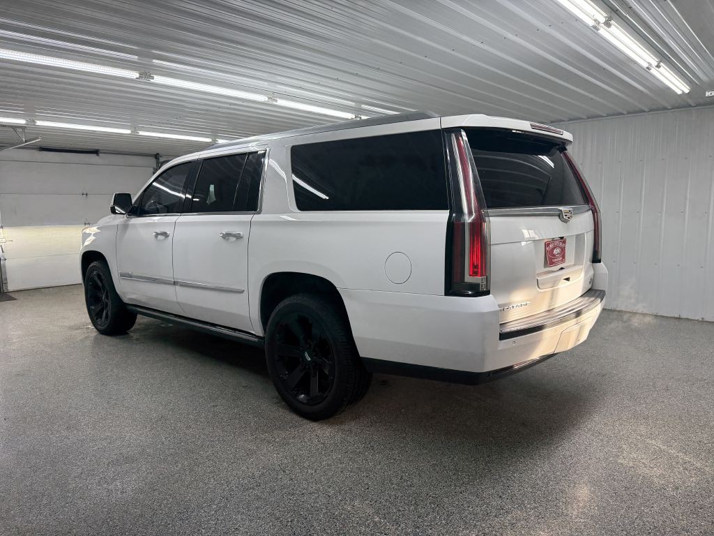 2016 Cadillac Escalade Image 4