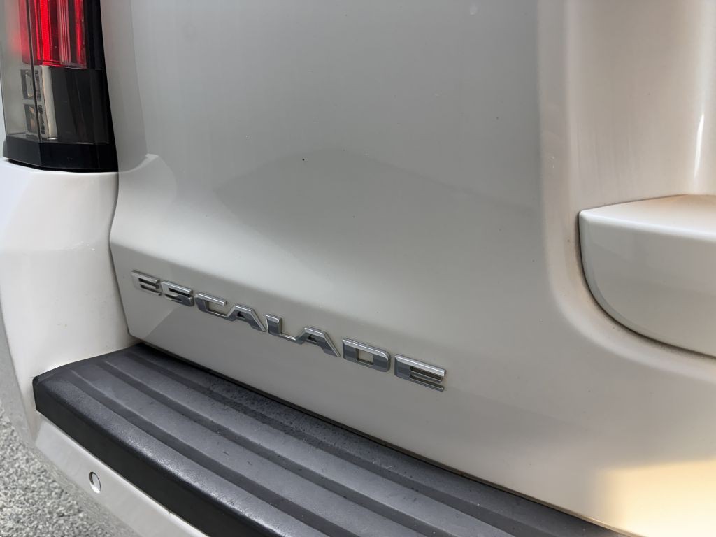 2016 Cadillac Escalade Image 6