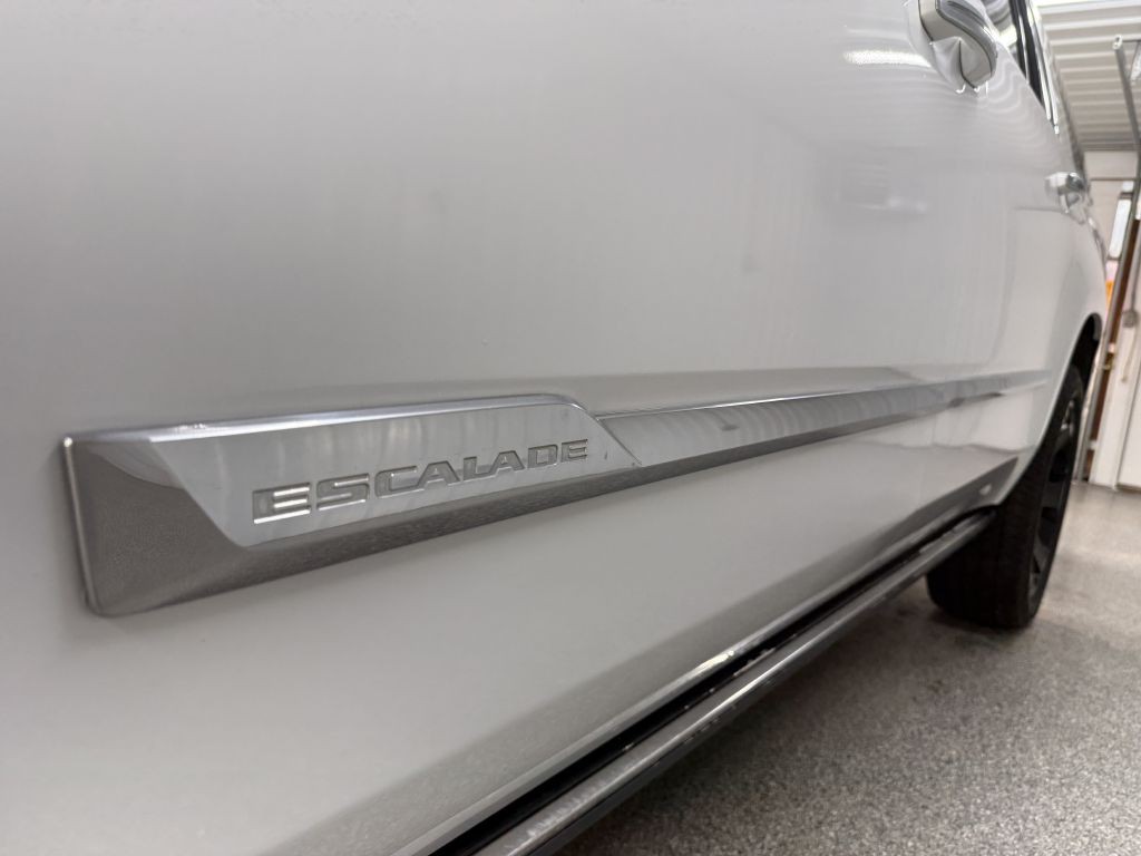 2016 Cadillac Escalade Image 7