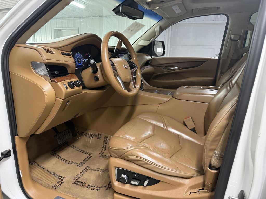 2016 Cadillac Escalade Image 8