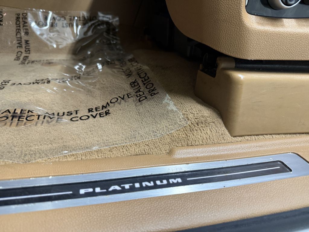 2016 Cadillac Escalade Image 9