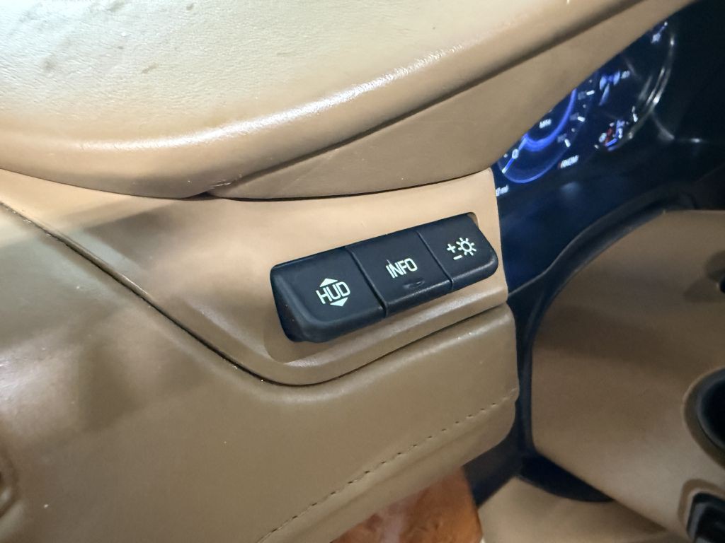 2016 Cadillac Escalade Image 13