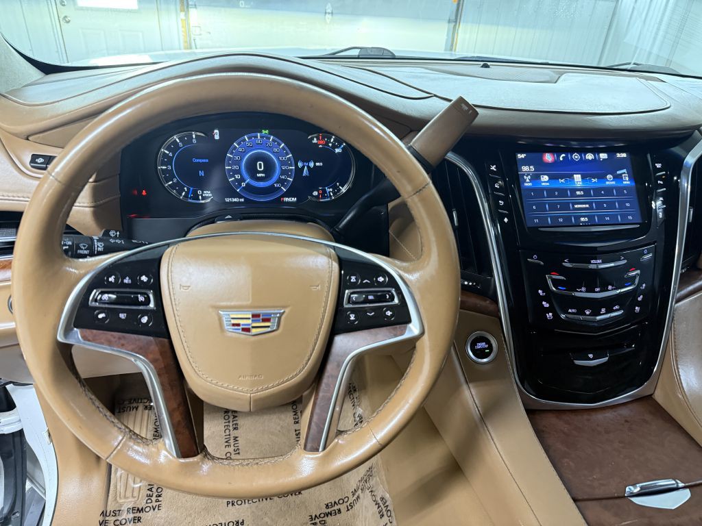 2016 Cadillac Escalade Image 15