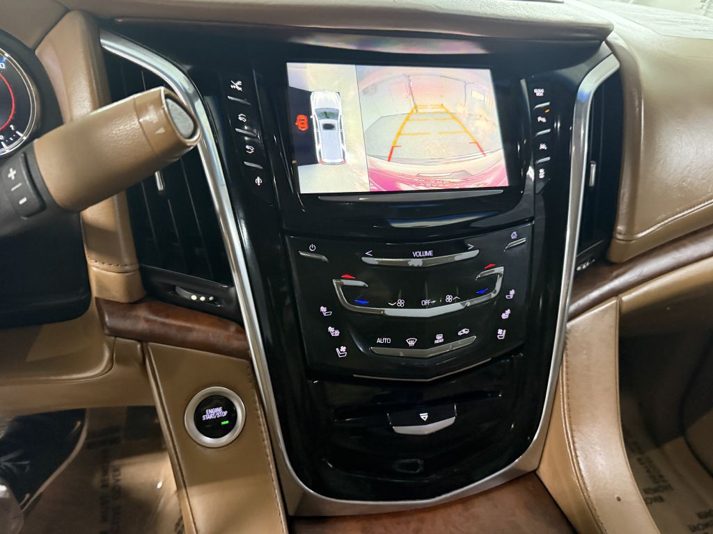 2016 Cadillac Escalade Image 18
