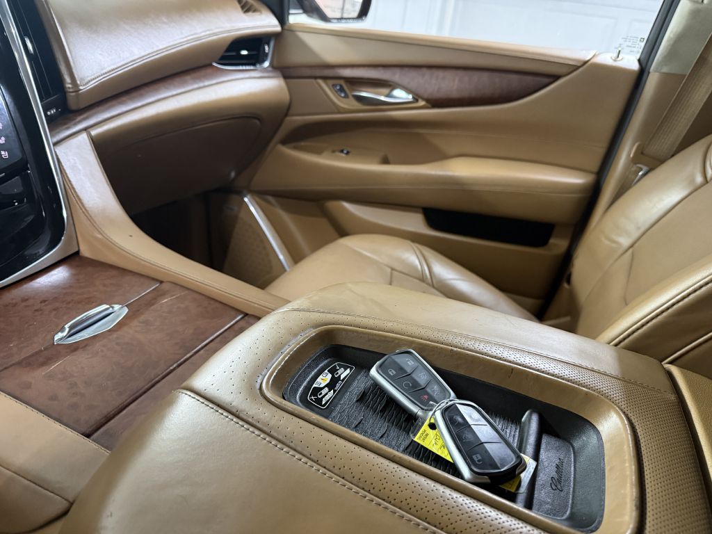 2016 Cadillac Escalade Image 20