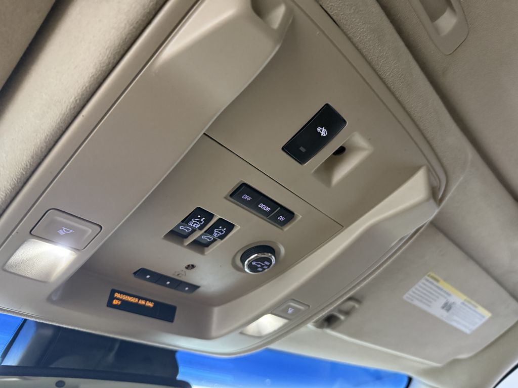 2016 Cadillac Escalade Image 22