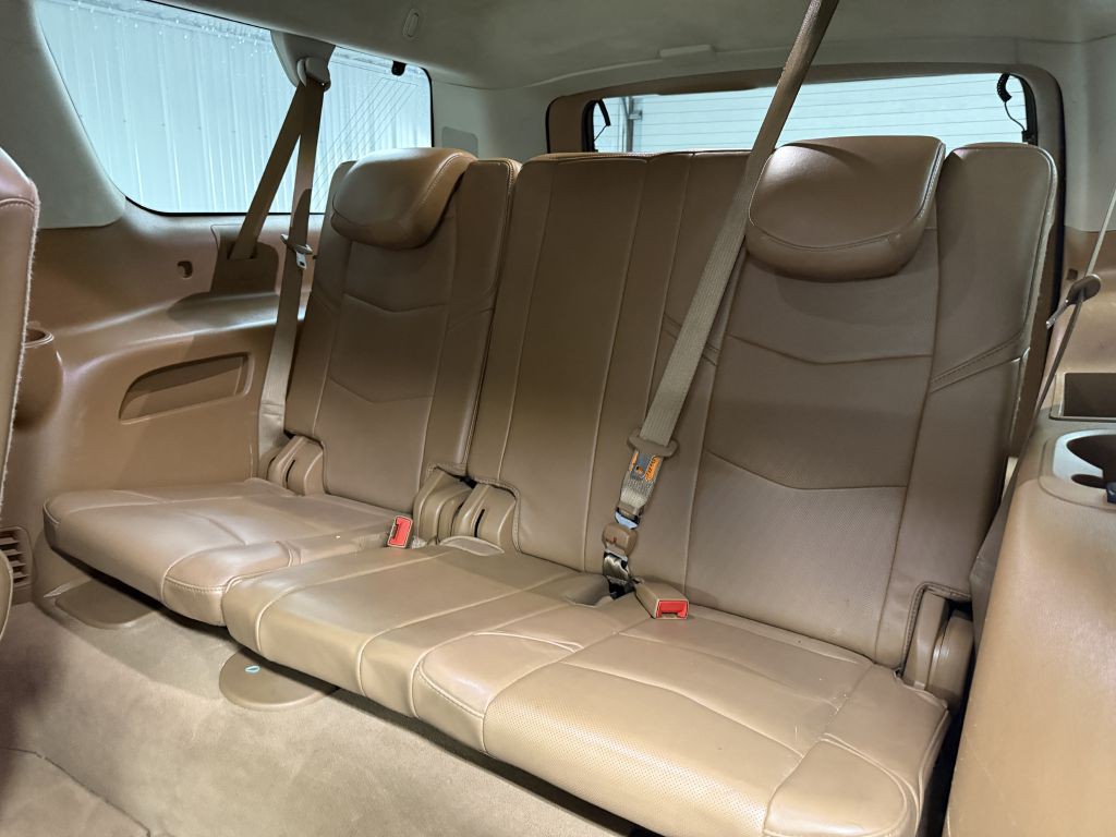 2016 Cadillac Escalade Image 30