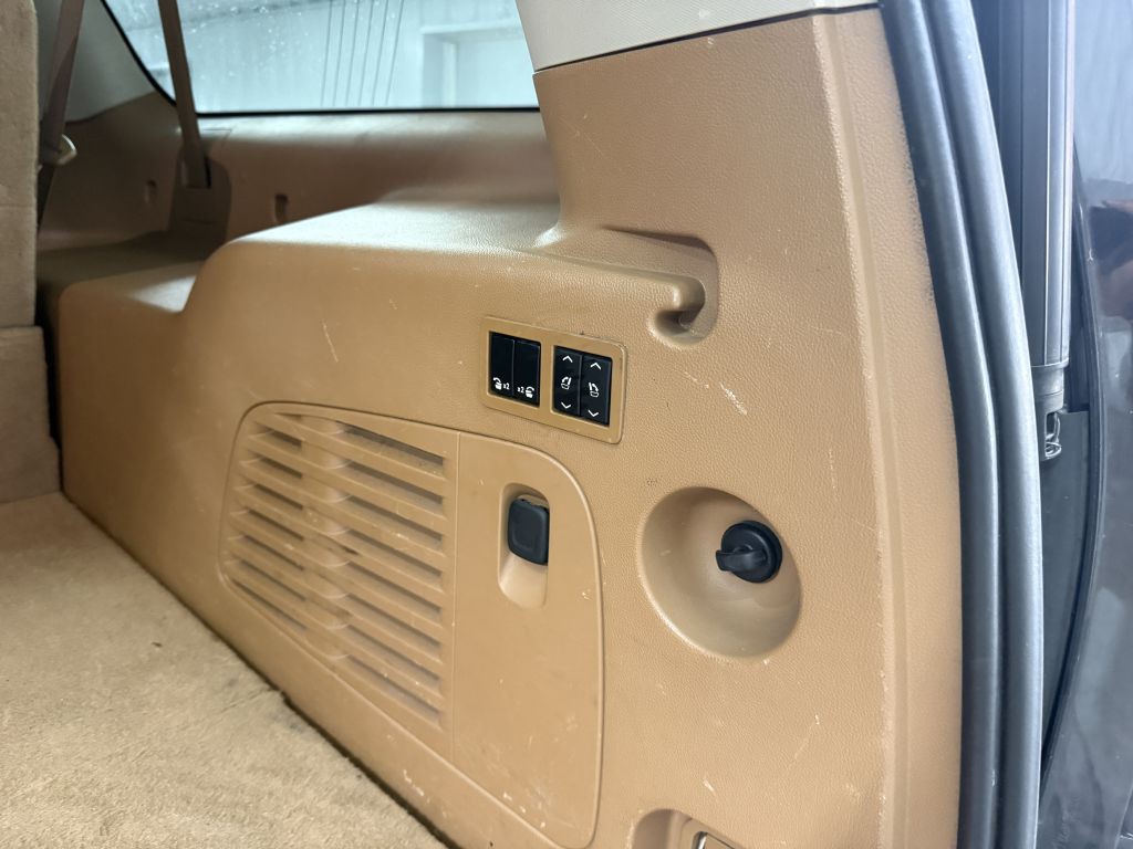 2016 Cadillac Escalade Image 34