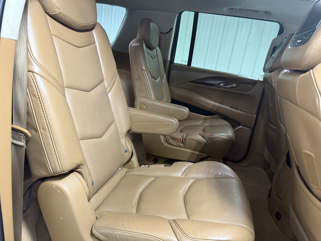 2016 Cadillac Escalade Image 35