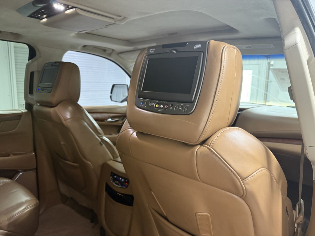 2016 Cadillac Escalade Image 36
