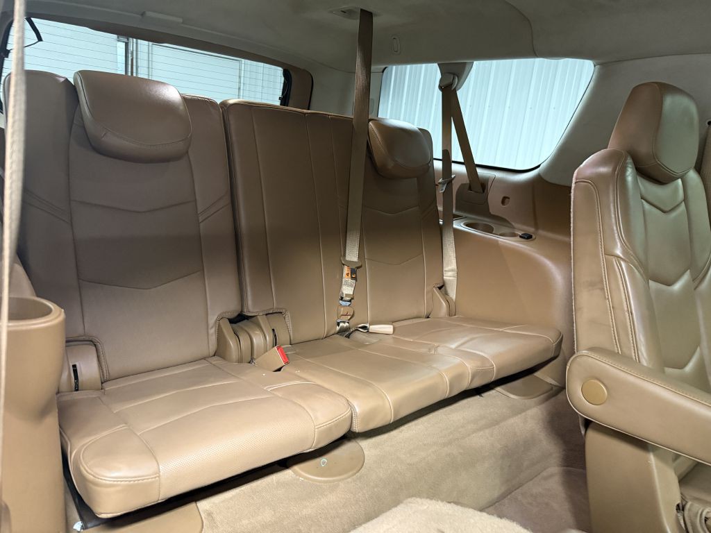 2016 Cadillac Escalade Image 37