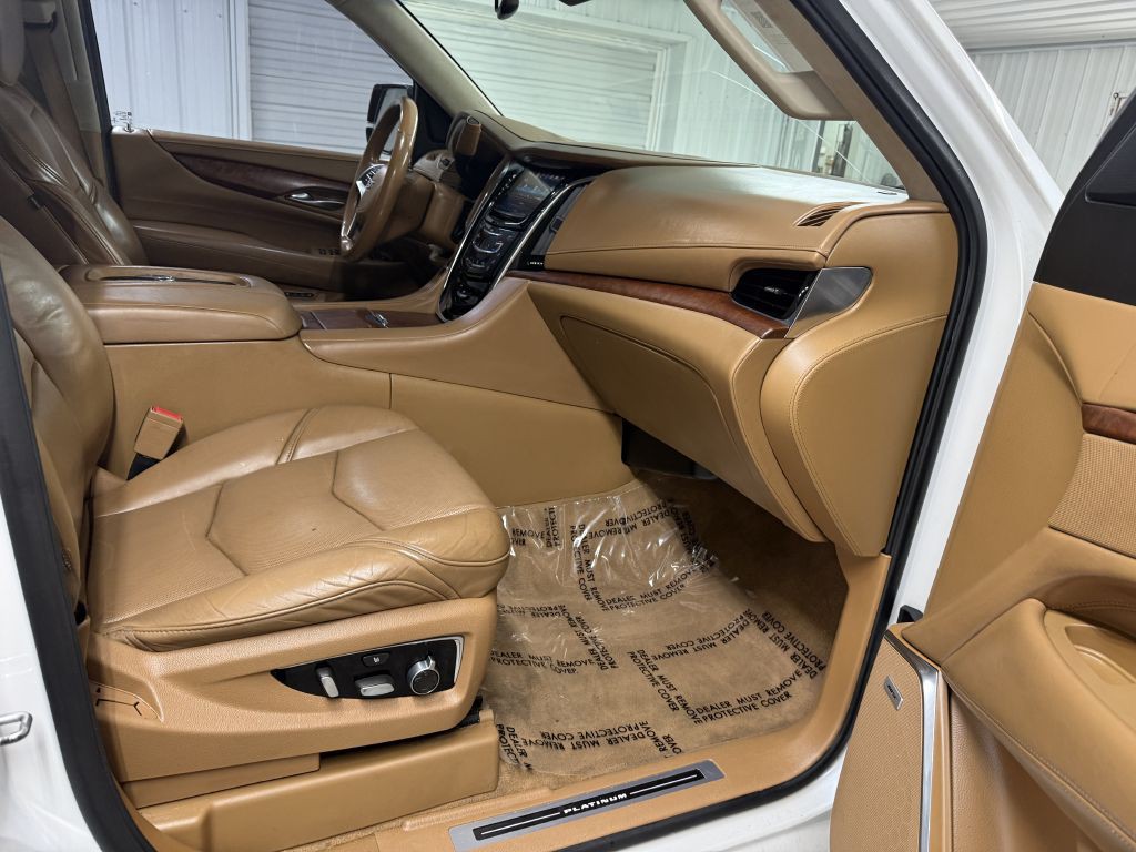 2016 Cadillac Escalade Image 39