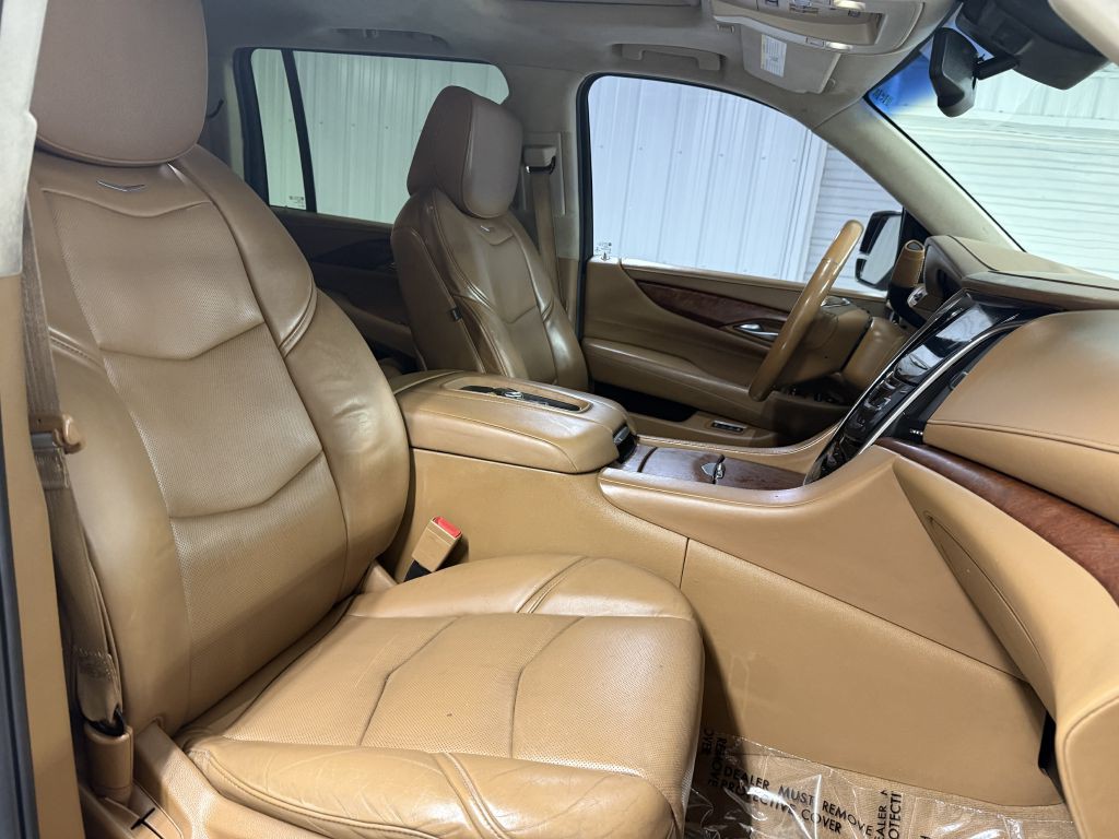 2016 Cadillac Escalade Image 40