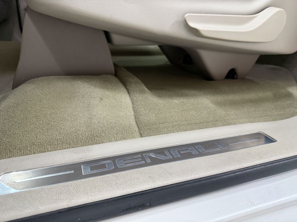 2015 GMC Yukon Image 30