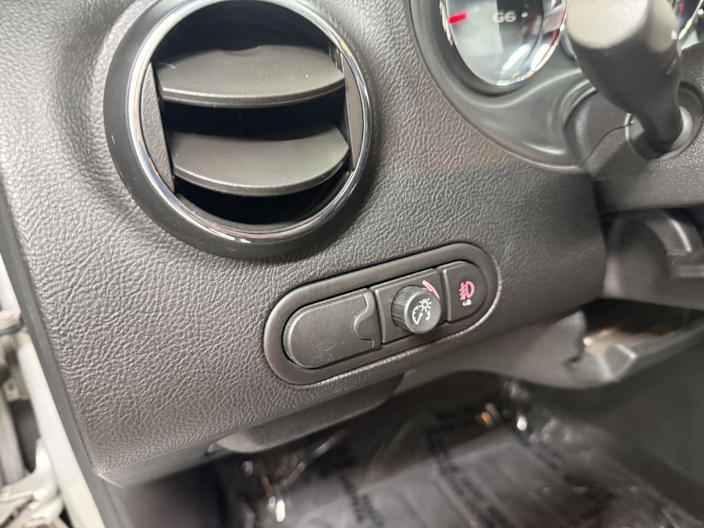 2007 Pontiac G6 Image 16