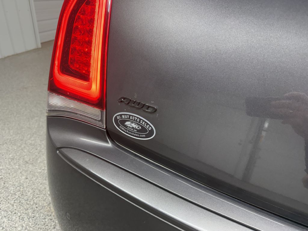 2018 Chrysler 300 Image 7