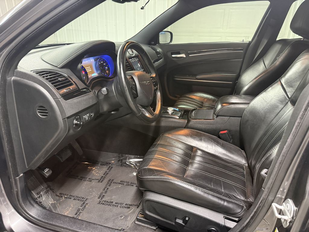 2018 Chrysler 300 Image 8