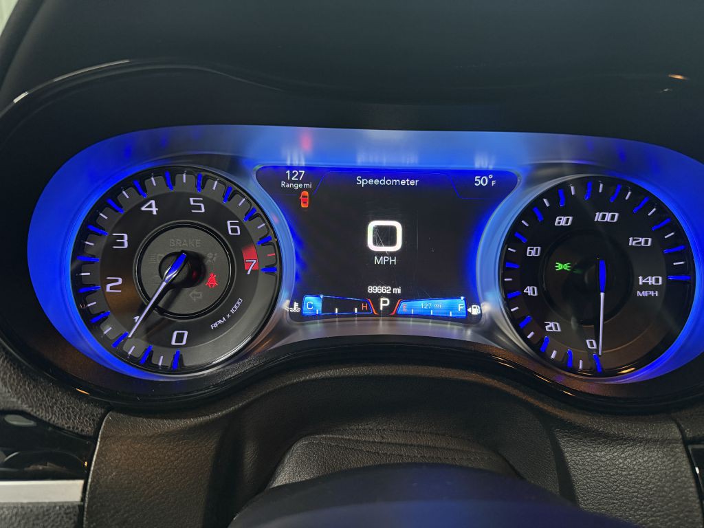 2018 Chrysler 300 Image 12