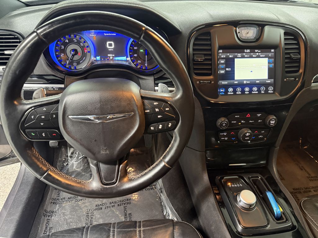 2018 Chrysler 300 Image 13