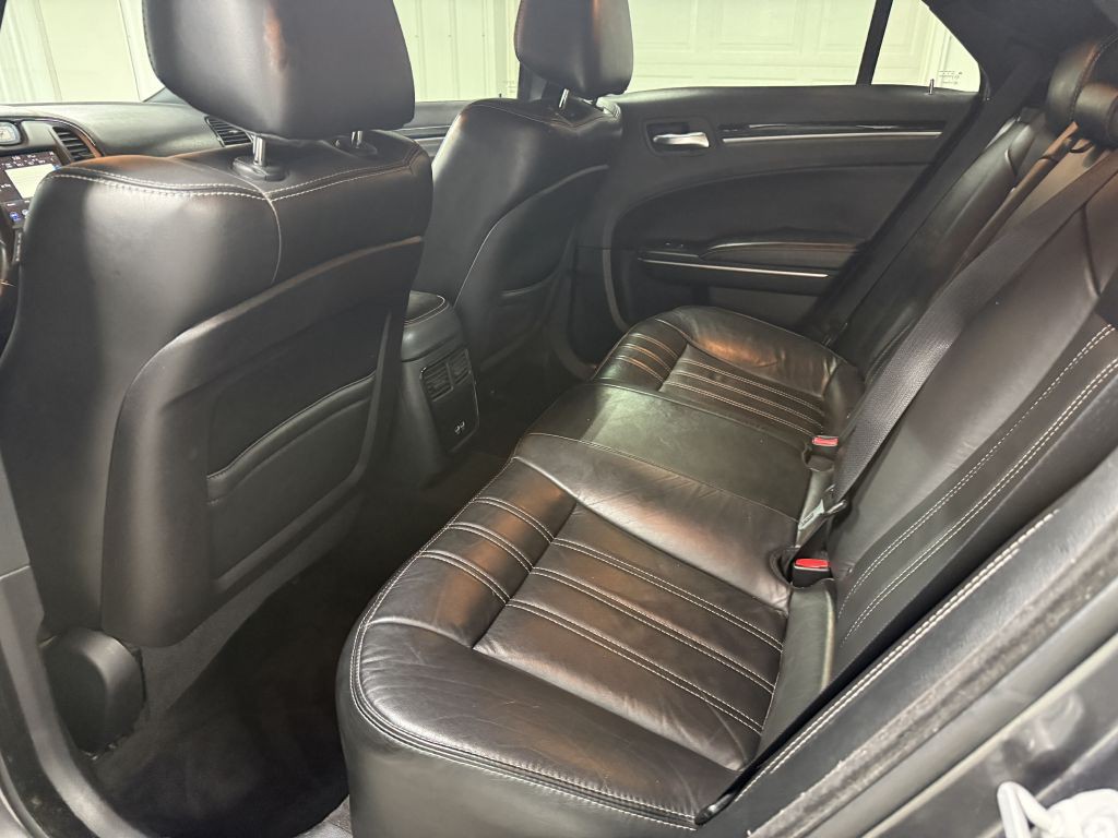 2018 Chrysler 300 Image 22