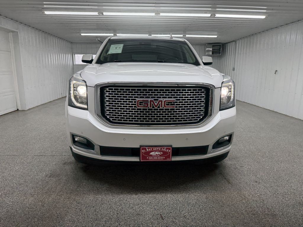 2017 GMC Yukon Image 2