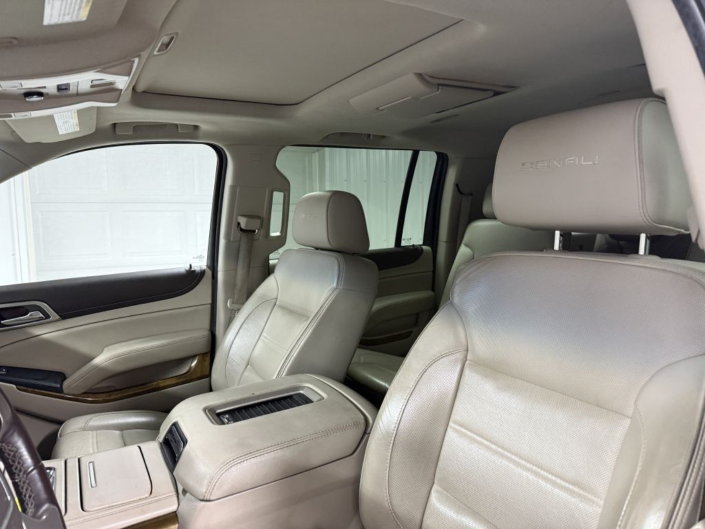 2017 GMC Yukon Image 10