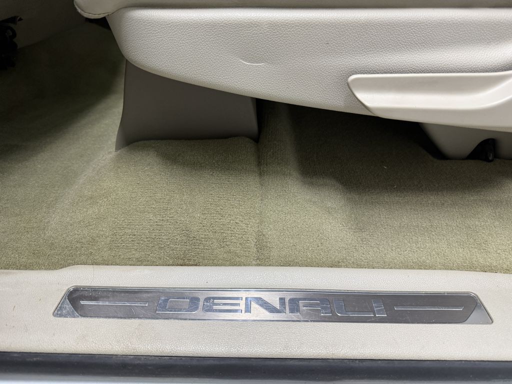 2017 GMC Yukon Image 32