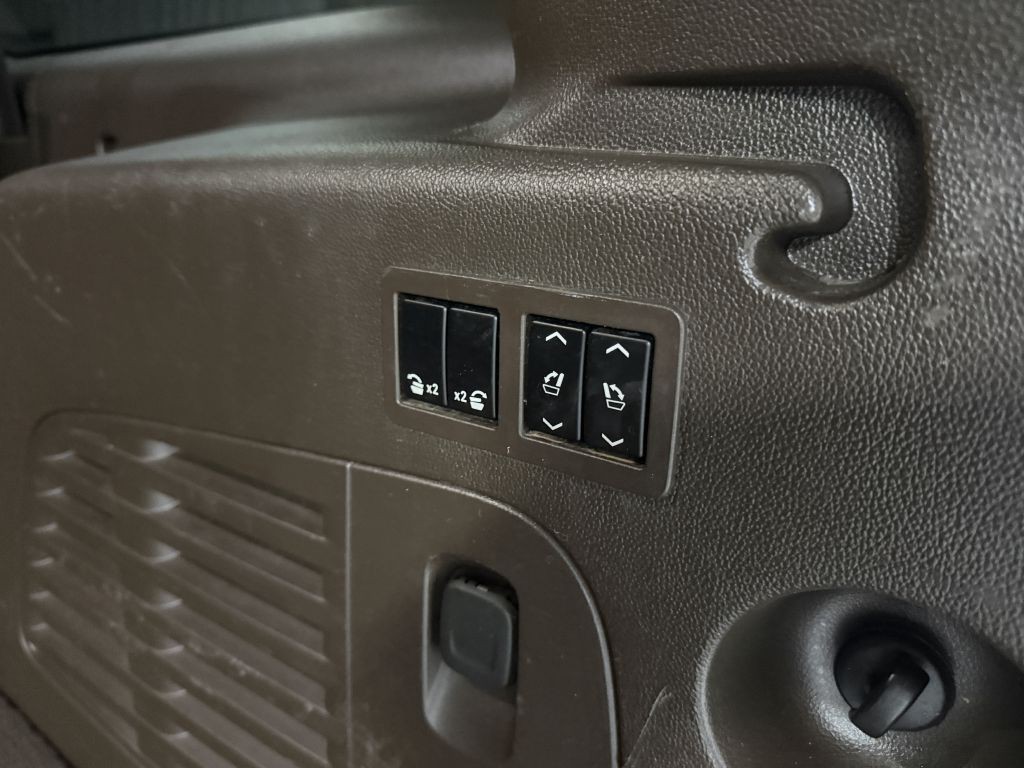 2018 GMC Yukon Image 40