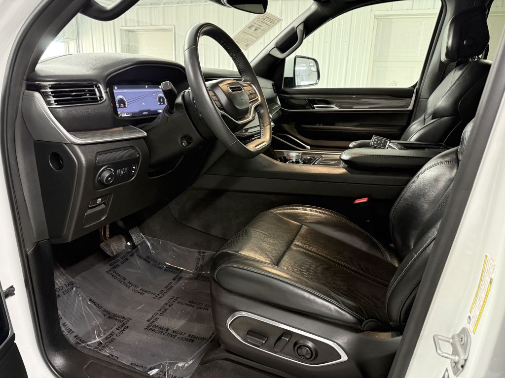 2022 Jeep Wagoneer Iii Image 10