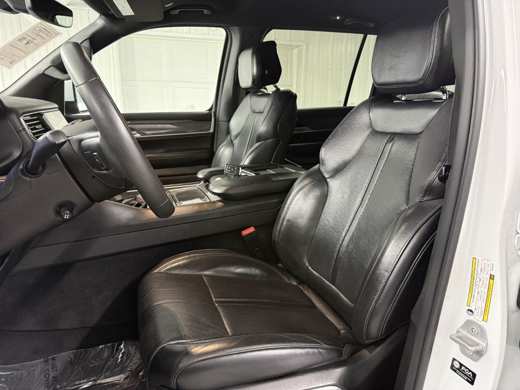 2022 Jeep Wagoneer Iii Image 11