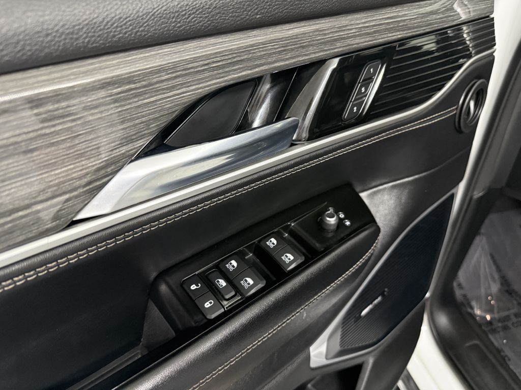 2022 Jeep Wagoneer Iii Image 28