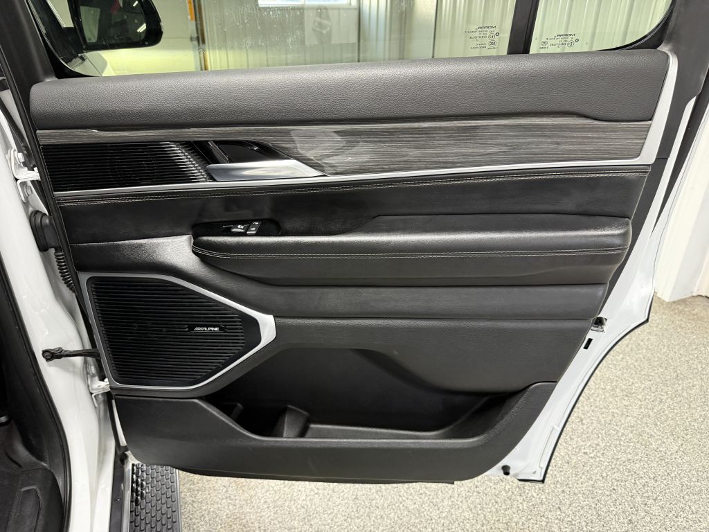 2022 Jeep Wagoneer Iii Image 44