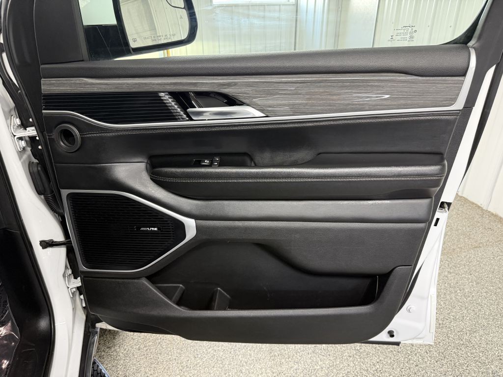 2022 Jeep Wagoneer Iii Image 48