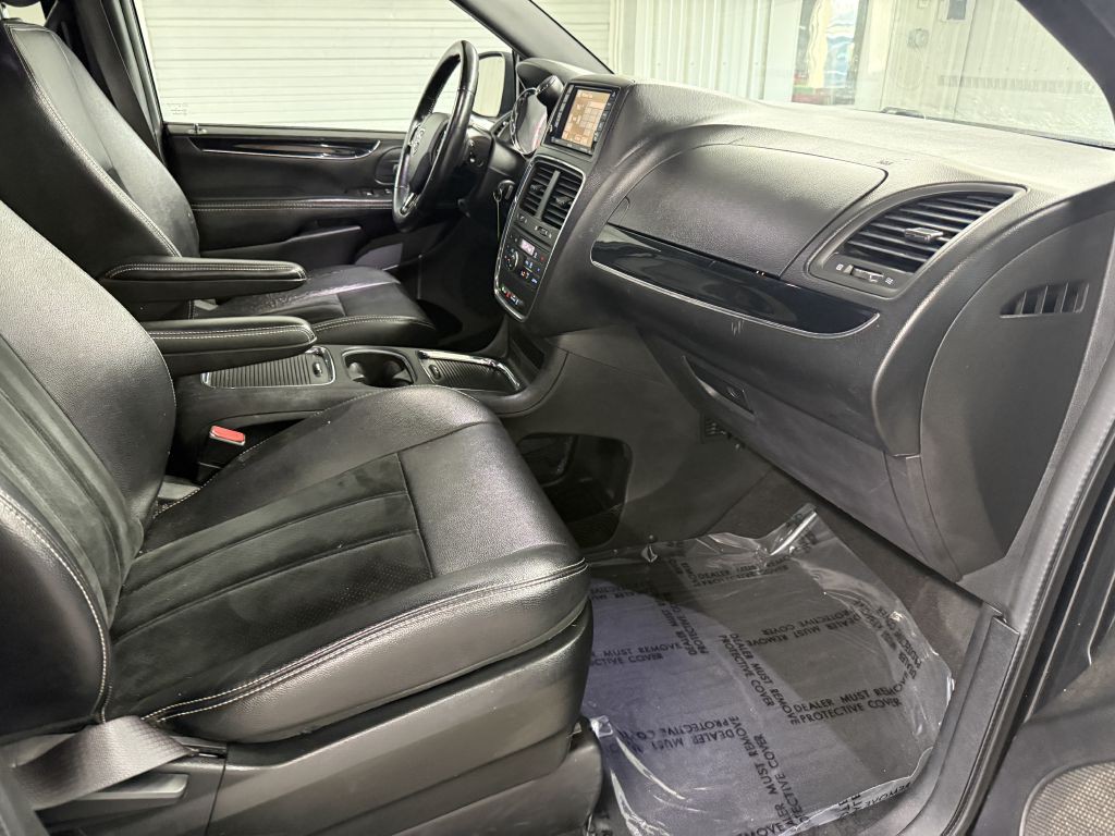 2017 Dodge Grand Caravan Image 35