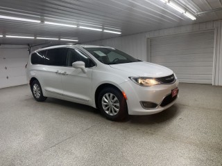 Image for 2017 Chrysler Pacifica Touring L ID: 7243103