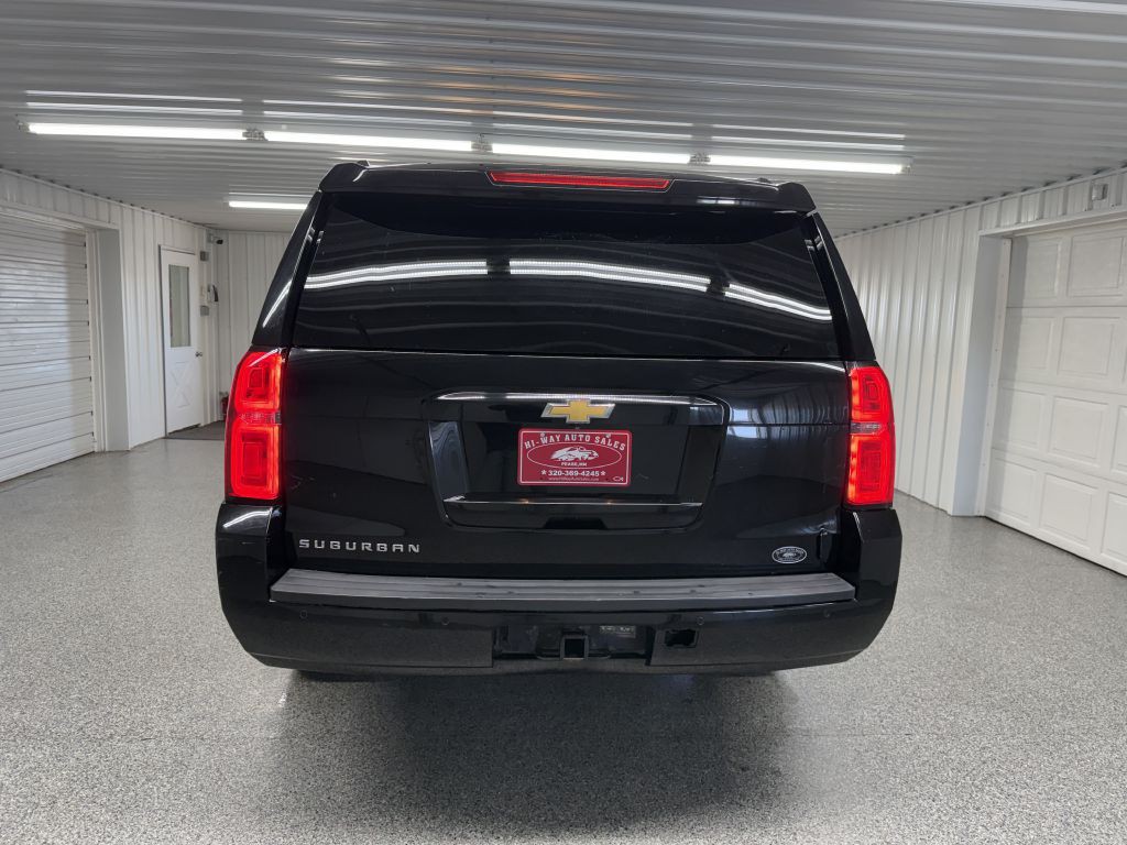 2015 Chevrolet Suburban Image 4