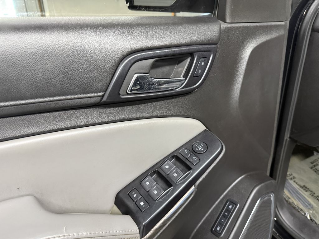 2015 Chevrolet Suburban Image 22