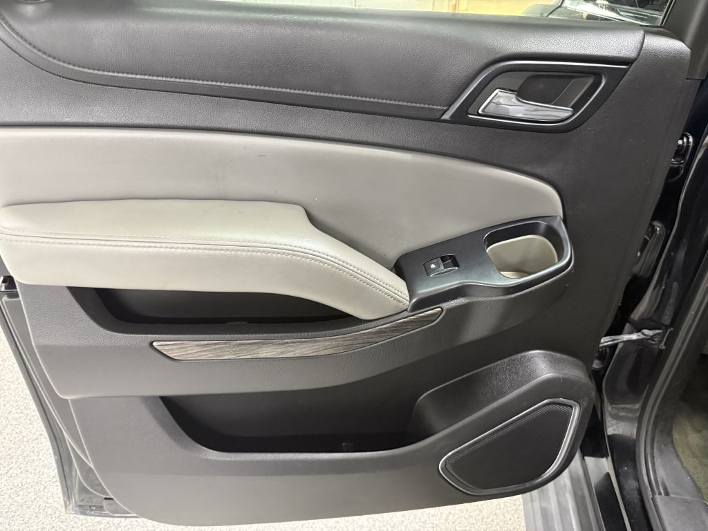 2015 Chevrolet Suburban Image 30