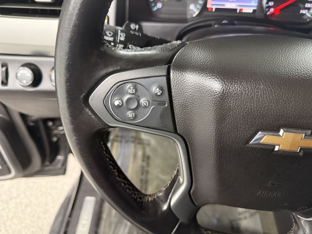 2015 Chevrolet Suburban Image 17