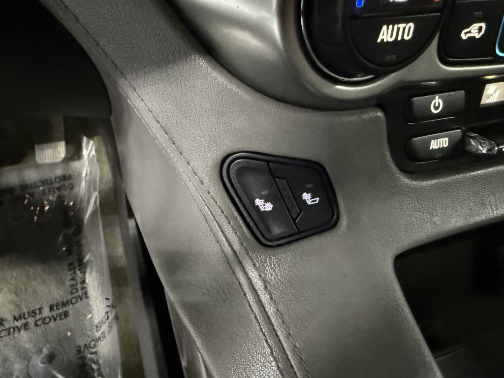 2015 Chevrolet Suburban Image 21