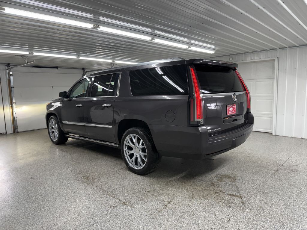 2015 Cadillac Escalade Image 4