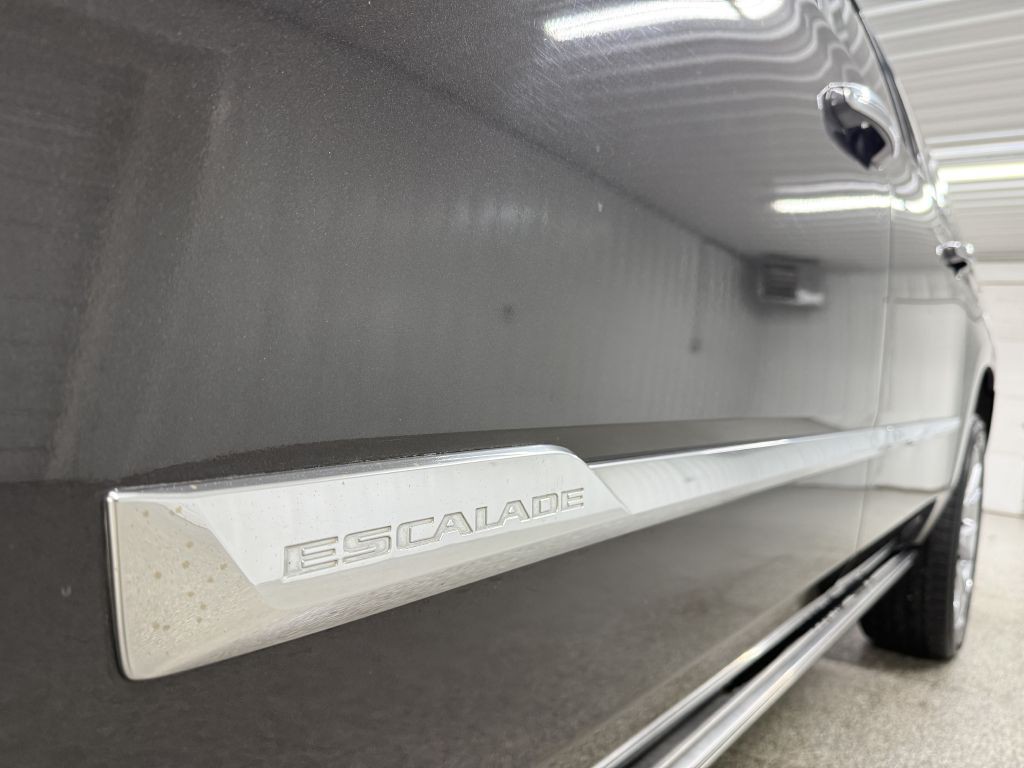 2015 Cadillac Escalade Image 8
