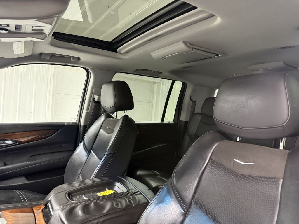 2015 Cadillac Escalade Image 10