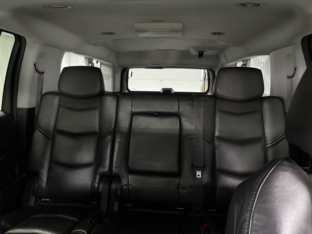 2015 Cadillac Escalade Image 11