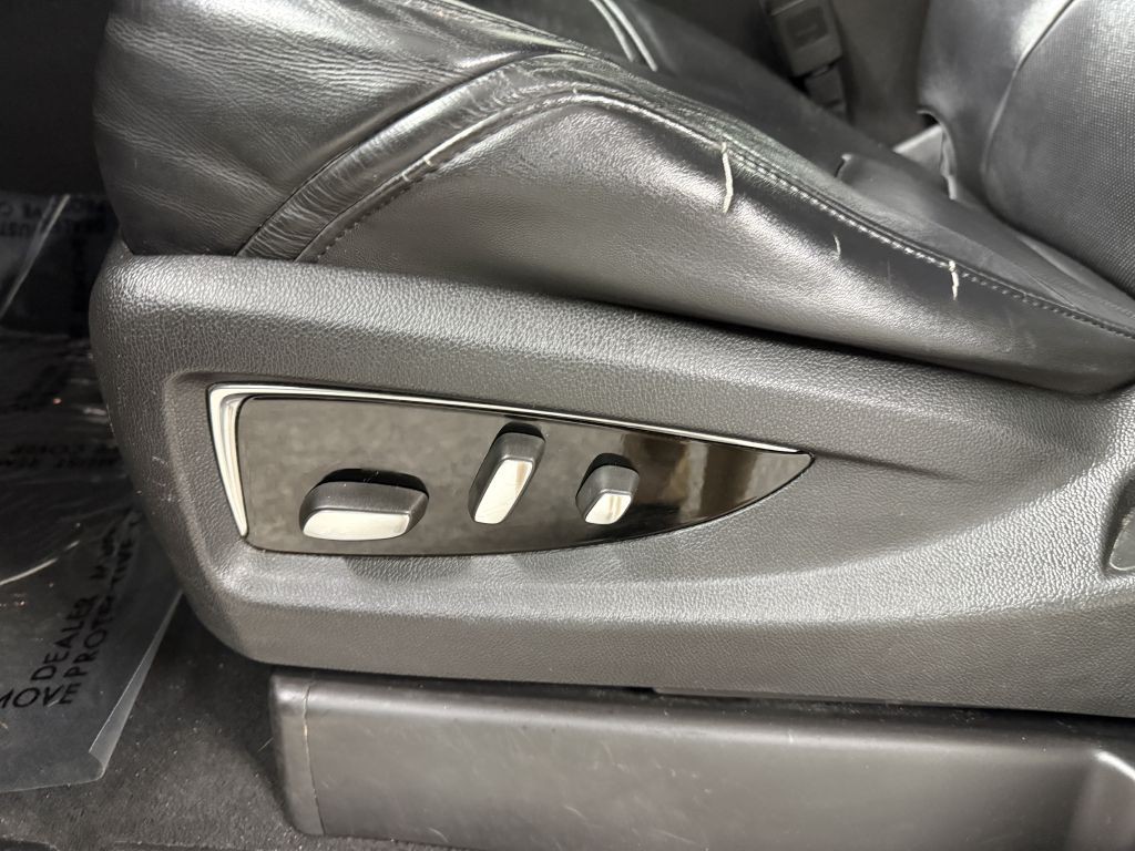 2015 Cadillac Escalade Image 12