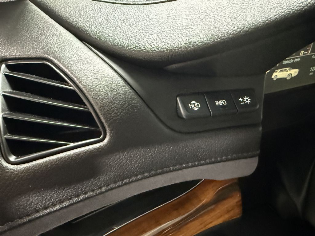 2015 Cadillac Escalade Image 14